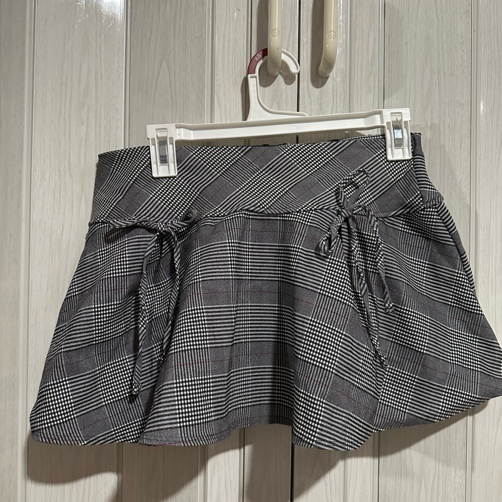Windsor Black and White Houndstooth Skirt